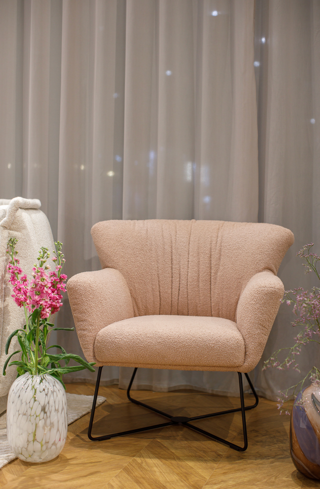 Fotoliu INNA amenejat intr-un ambient elegant