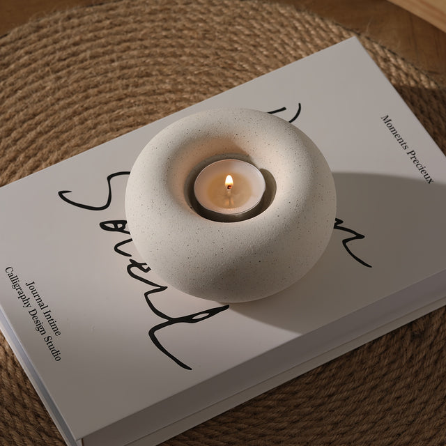 Suport Lumânare Ceramică pentru lumânare tip pastilă – decor elegant