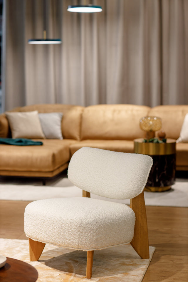 Fotoliu JUNNE intr-un ambient living
 elegant