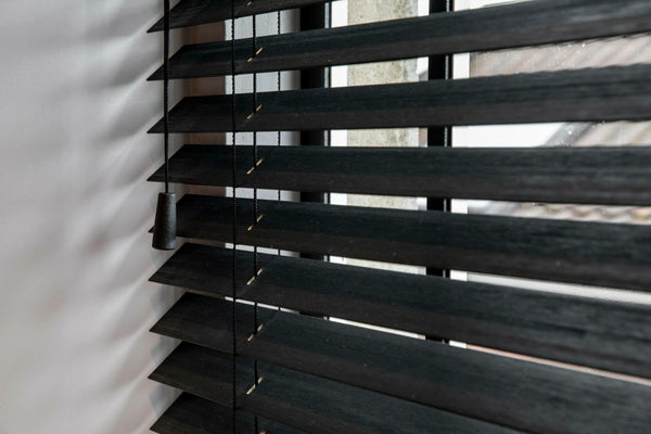 Jaluzele din lemn – lamele 25/50 mm