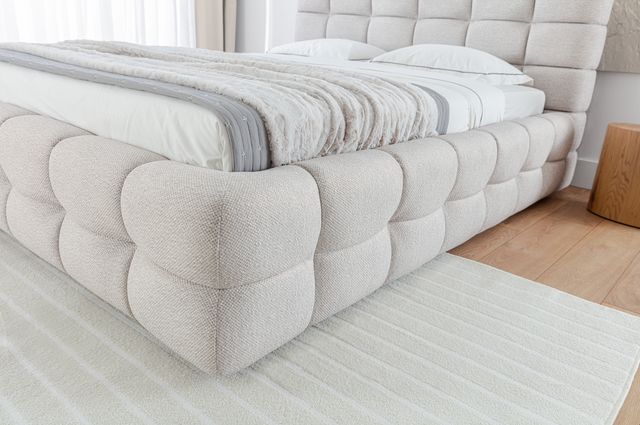 Detaliu tapițerie alba Pat MAGENTO, material textil premium